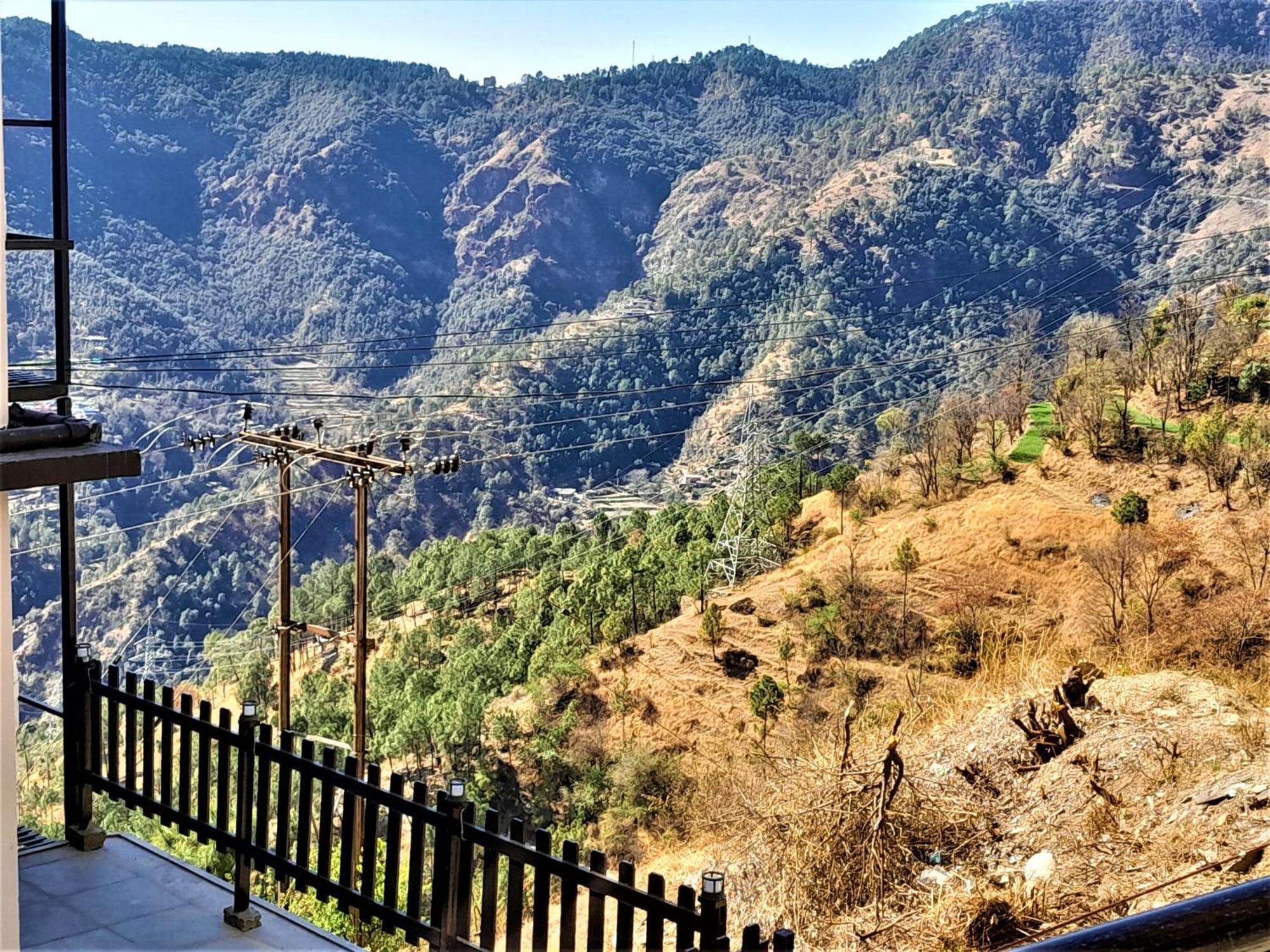 Mountain And Peace Lejlighed Shimla Eksteriør billede